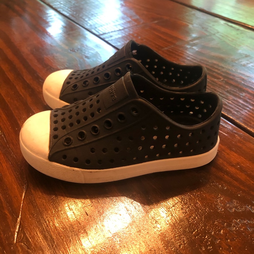 Native Toddler Shoes 7c